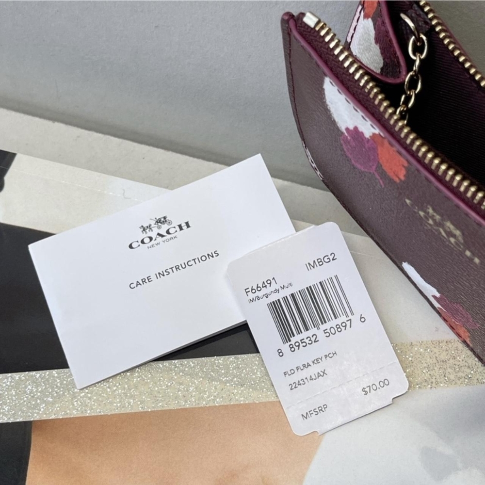 Coach Key Pouch - Picture 4 of 4